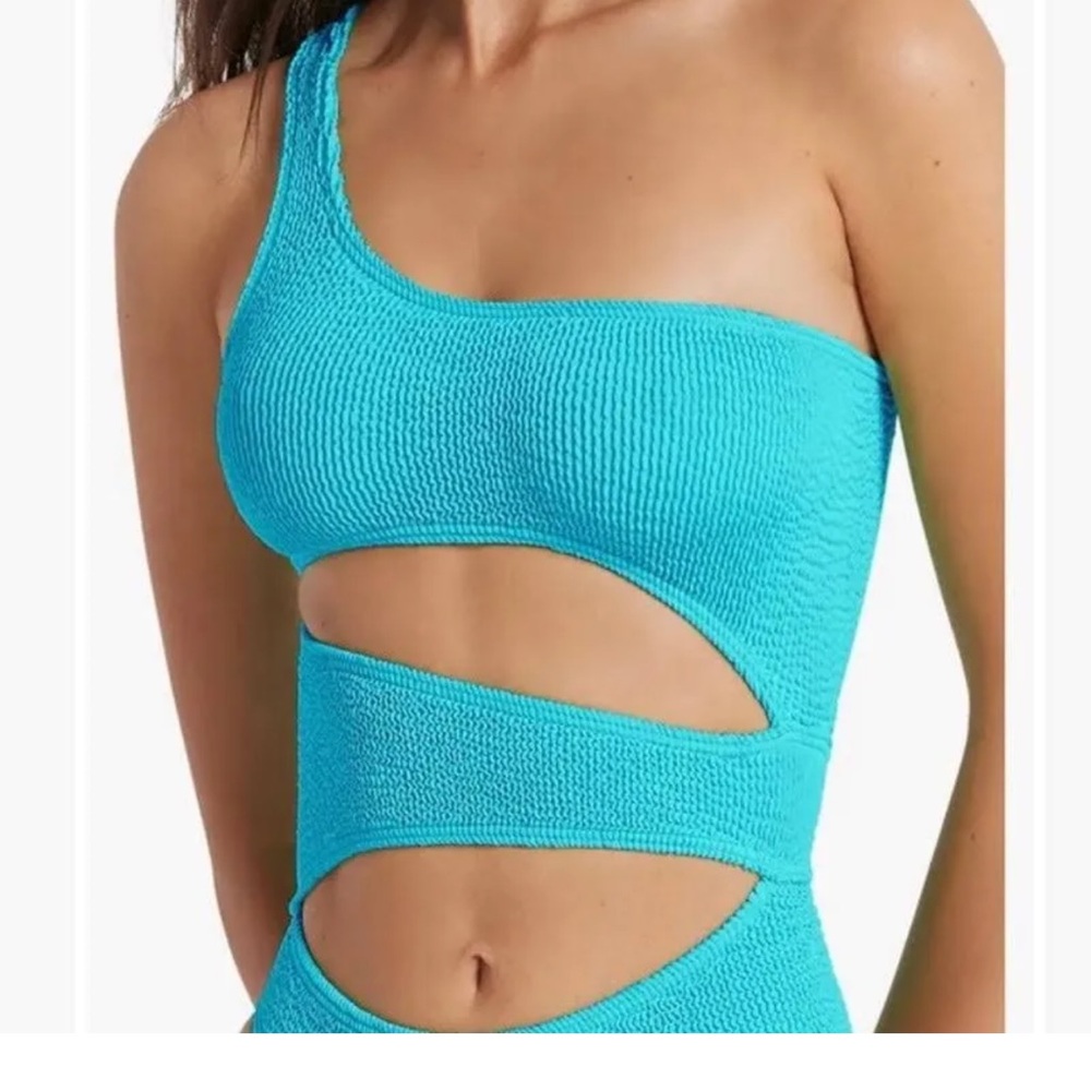 Bond-eye NWT adorable one piece